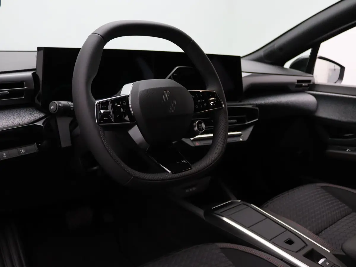 1.8 Hybrid 160 techno 360° Camera | Adapt. Cruise | Parkeersens. v+a | Stoelverw. | 18" velgen