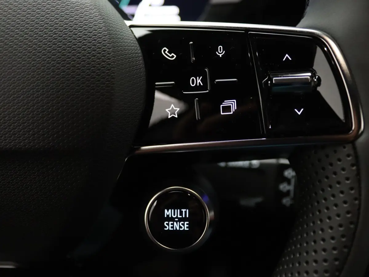 1.8 Hybrid 160 techno 360° Camera | Adapt. Cruise | Parkeersens. v+a | 18" velgen