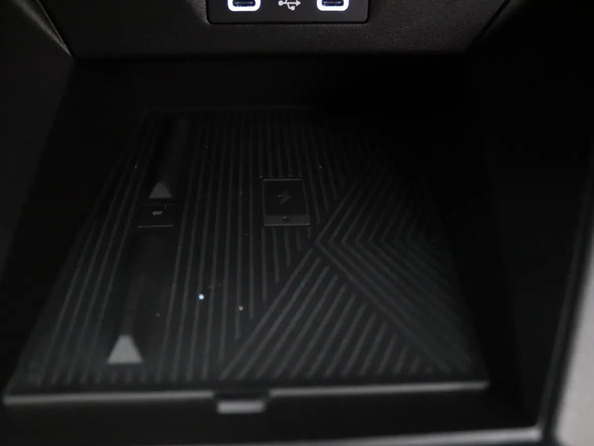 1.8 Hybrid 160 techno 360° Camera | Adapt. Cruise | Parkeersens. v+a | 18" velgen