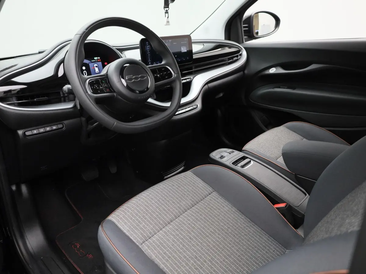 Icon 42 kWh | Apple Carplay / Android Auto | Keyless | Virtual Cockpit |