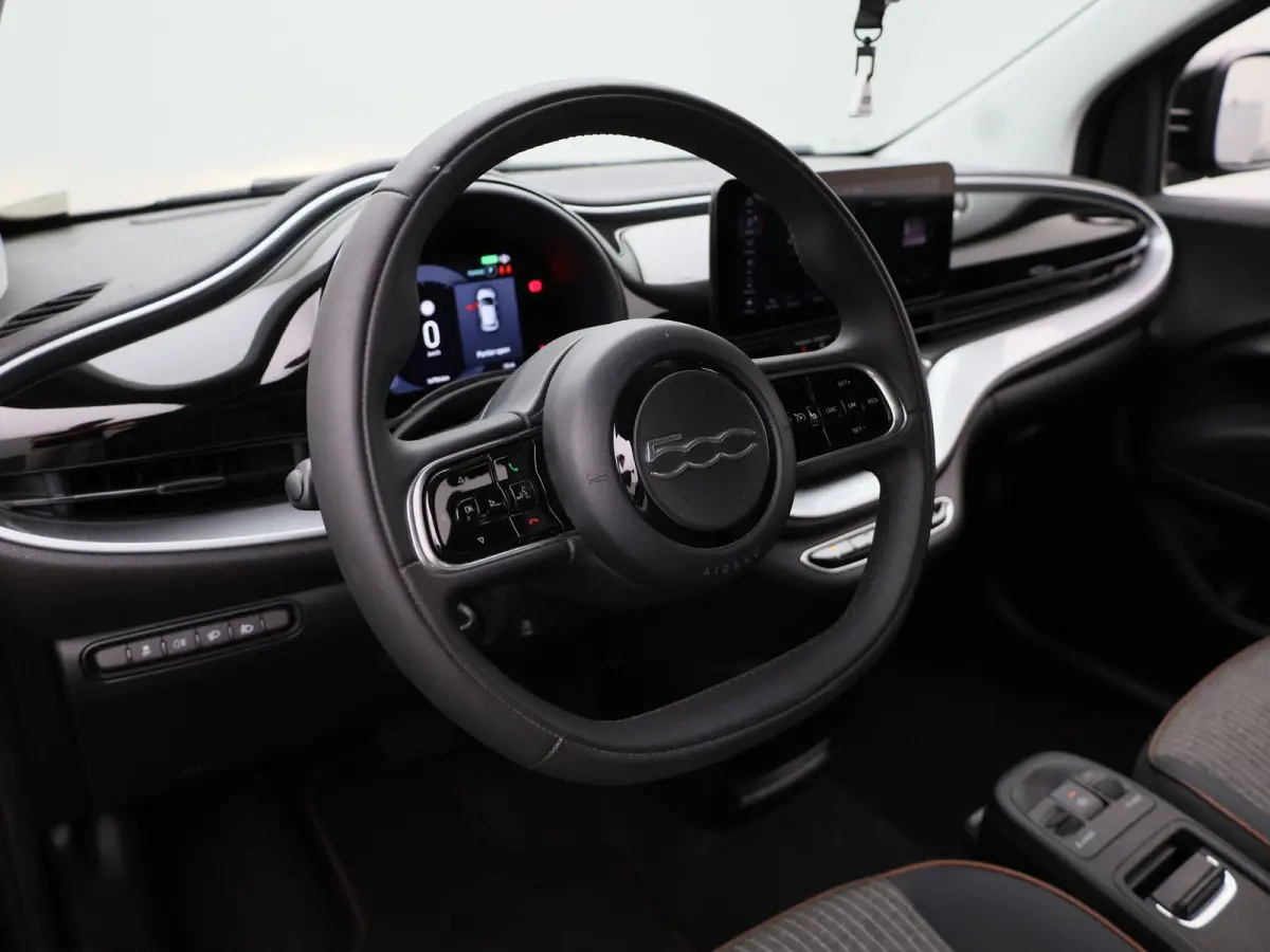 Icon 42 kWh | Apple Carplay / Android Auto | Keyless | Virtual Cockpit |