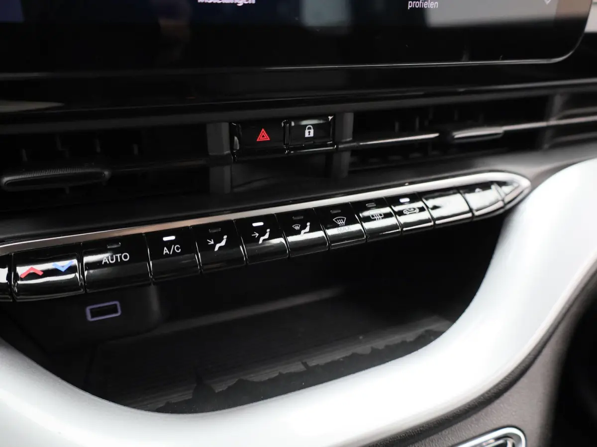 Icon 42 kWh | Apple Carplay / Android Auto | Keyless | Virtual Cockpit |