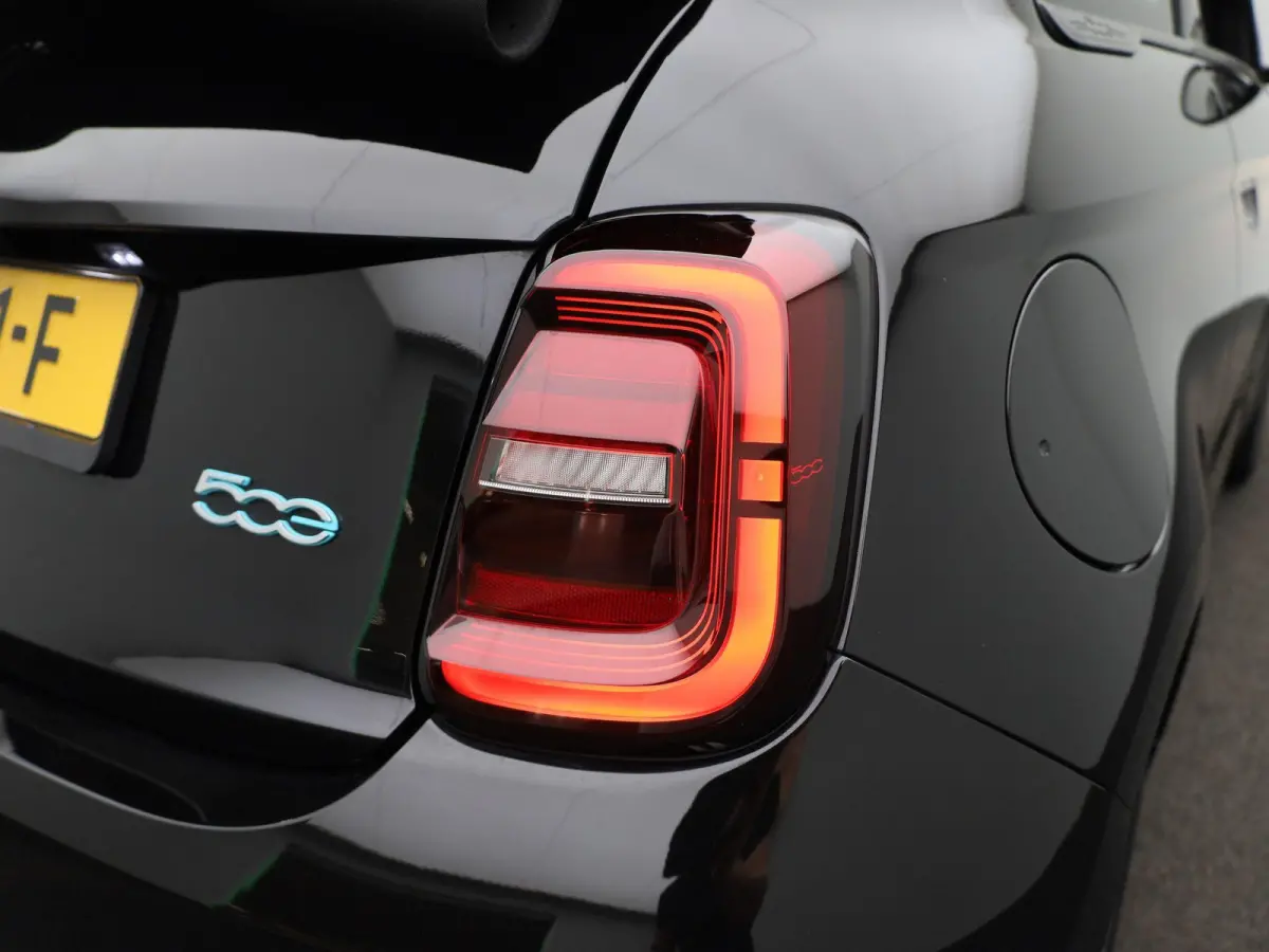 Icon 42 kWh | Apple Carplay / Android Auto | Keyless | Virtual Cockpit |