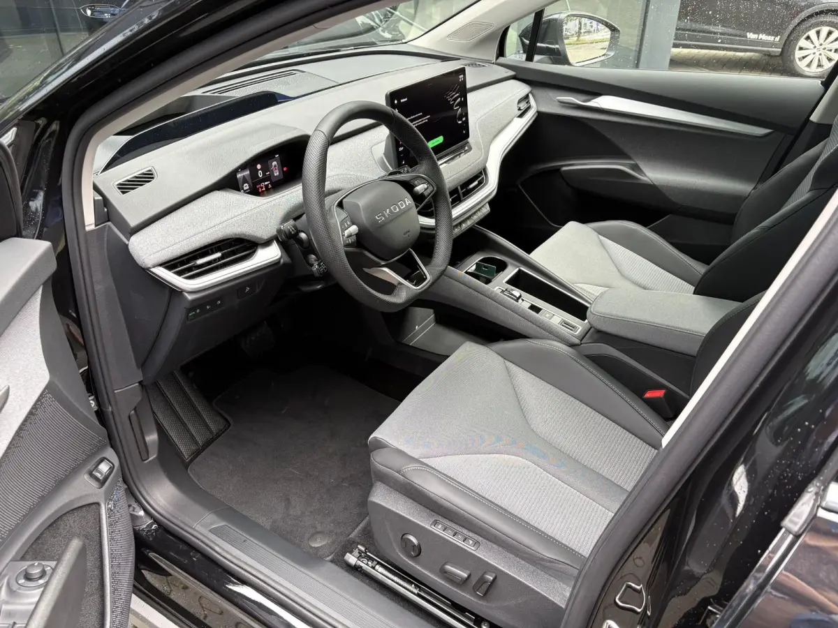 85 Business Edition 286 PK | Elektrische Stoelen | Panoramadak | Head-up Display |  360 Graden Camera | Elektrische Achterklep | Draadloos Telefoonladen | Parkeersensoren | Navigatie | Dodeh
