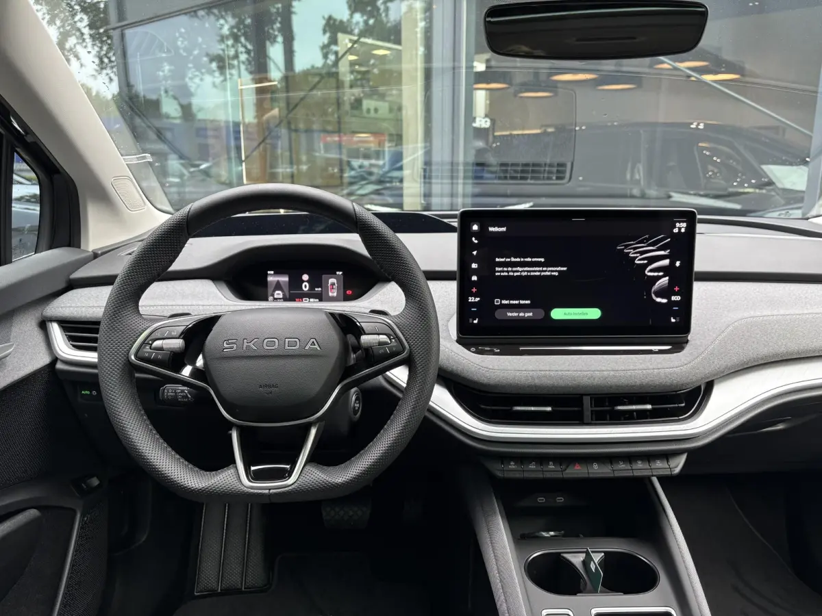85 Business Edition 286 PK | Elektrische Stoelen | Panoramadak | Head-up Display |  360 Graden Camera | Elektrische Achterklep | Draadloos Telefoonladen | Parkeersensoren | Navigatie | Dodeh