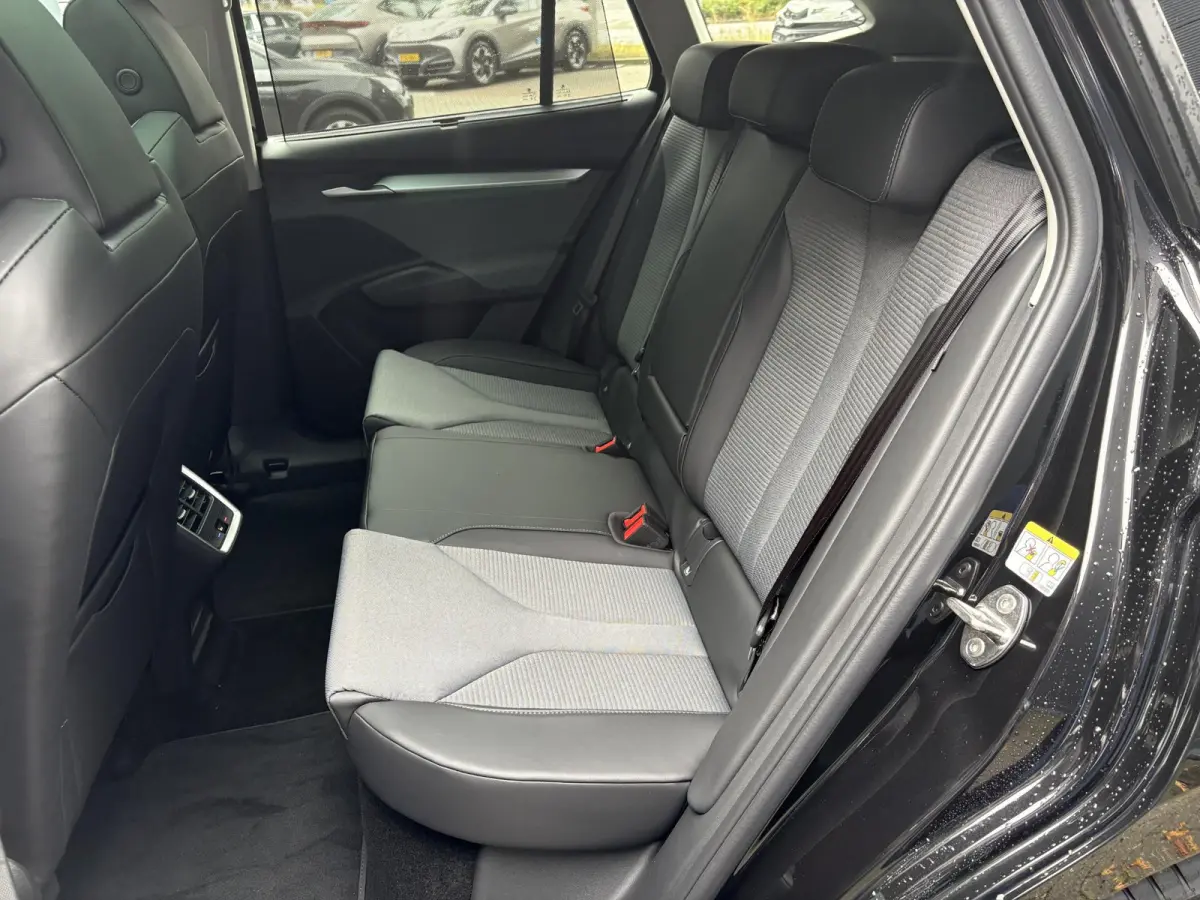 85 Business Edition 286 PK | Elektrische Stoelen | Panoramadak | Head-up Display |  360 Graden Camera | Elektrische Achterklep | Draadloos Telefoonladen | Parkeersensoren | Navigatie | Dodeh