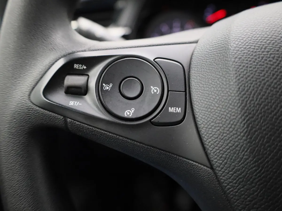 1.2 Edition | Apple Carplay / Android Auto | Cruise Control | Lichtmetalen Velgen | Multifunctioneel Stuurwiel |