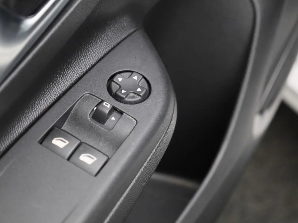 1.2 Edition | Apple Carplay / Android Auto | Cruise Control | Lichtmetalen Velgen | Multifunctioneel Stuurwiel |