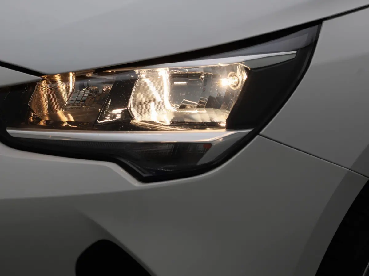 1.2 Edition | Apple Carplay / Android Auto | Cruise Control | Lichtmetalen Velgen | Multifunctioneel Stuurwiel |