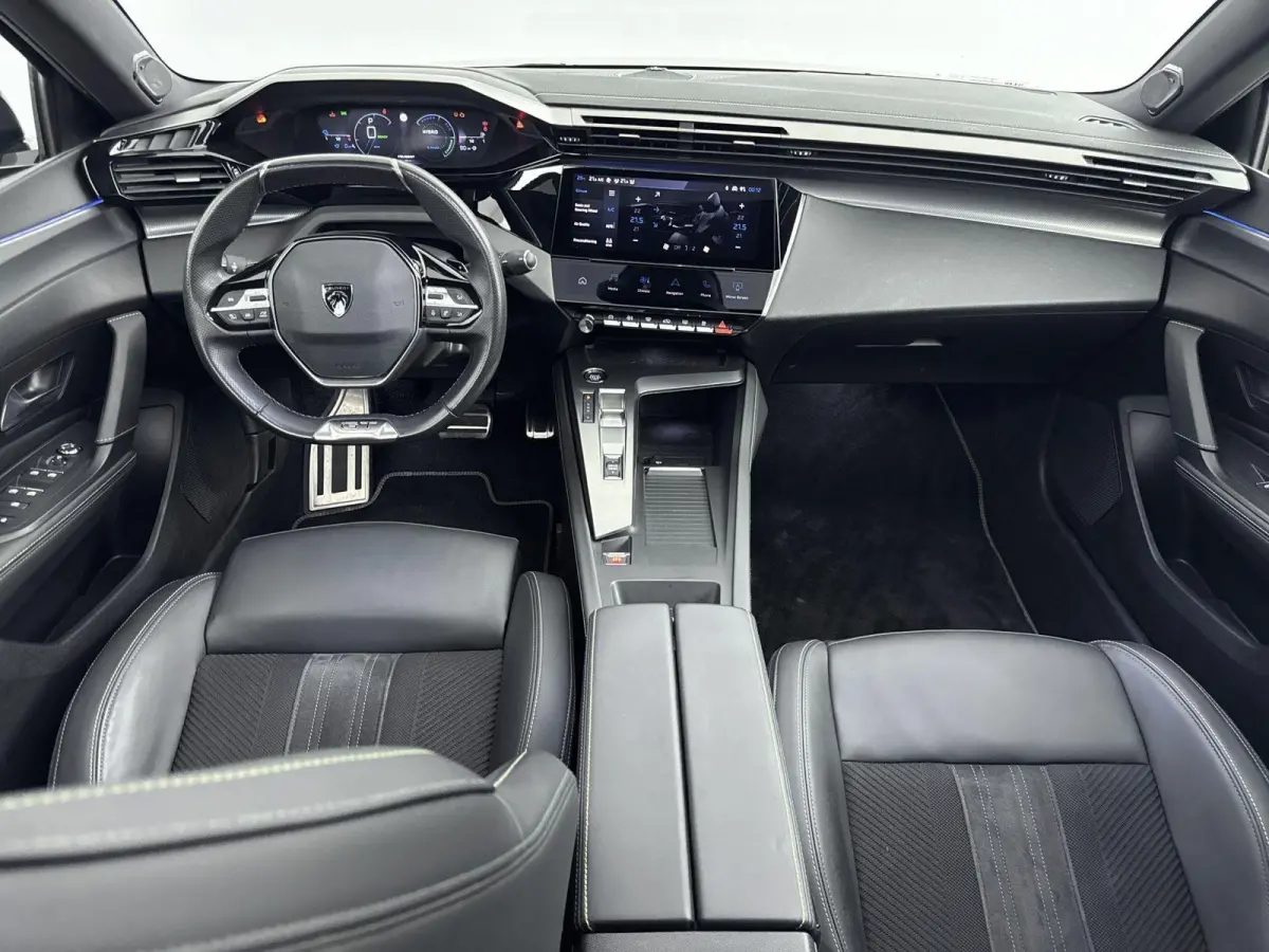 225pk Automaat HYbrid GT First Edition | Schuifdak | Adaptieve Cruise Control | Elektrische Achterklep | Alcantara Bekleding