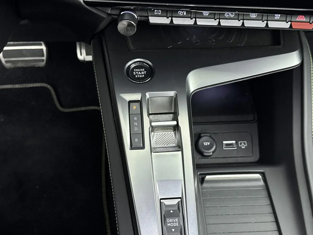 225pk Automaat HYbrid GT First Edition | Schuifdak | Adaptieve Cruise Control | Elektrische Achterklep | Alcantara Bekleding