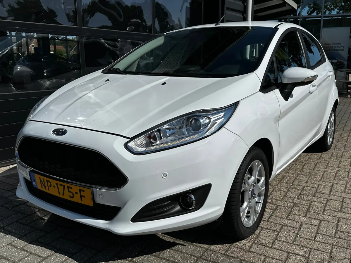 1.0 Style Ultimate | PARKEERSENSOREN V+A| NAVIGATIE| AIRCO| CRUISE CONTROL| MISTLAMPEN VOOR| 15"LM-VELGEN|