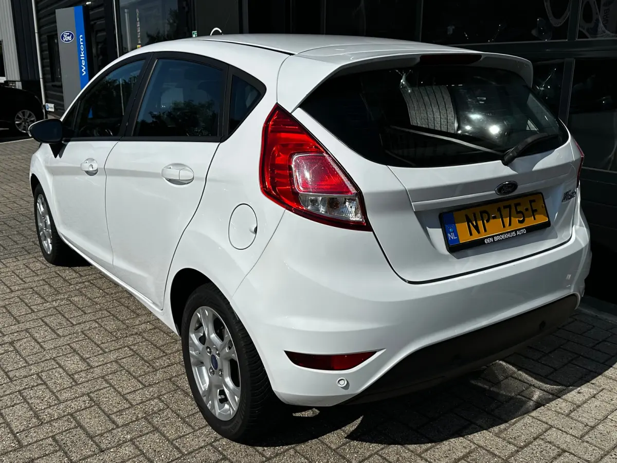 1.0 Style Ultimate | PARKEERSENSOREN V+A| NAVIGATIE| AIRCO| CRUISE CONTROL| MISTLAMPEN VOOR| 15"LM-VELGEN|