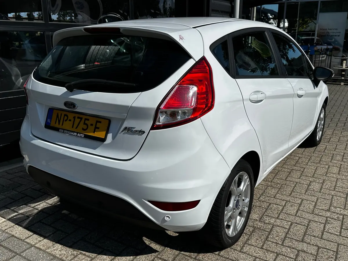 1.0 Style Ultimate | PARKEERSENSOREN V+A| NAVIGATIE| AIRCO| CRUISE CONTROL| MISTLAMPEN VOOR| 15"LM-VELGEN|
