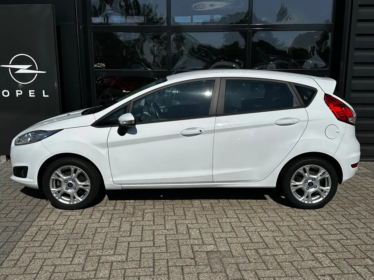 1.0 Style Ultimate | PARKEERSENSOREN V+A| NAVIGATIE| AIRCO| CRUISE CONTROL| MISTLAMPEN VOOR| 15"LM-VELGEN|