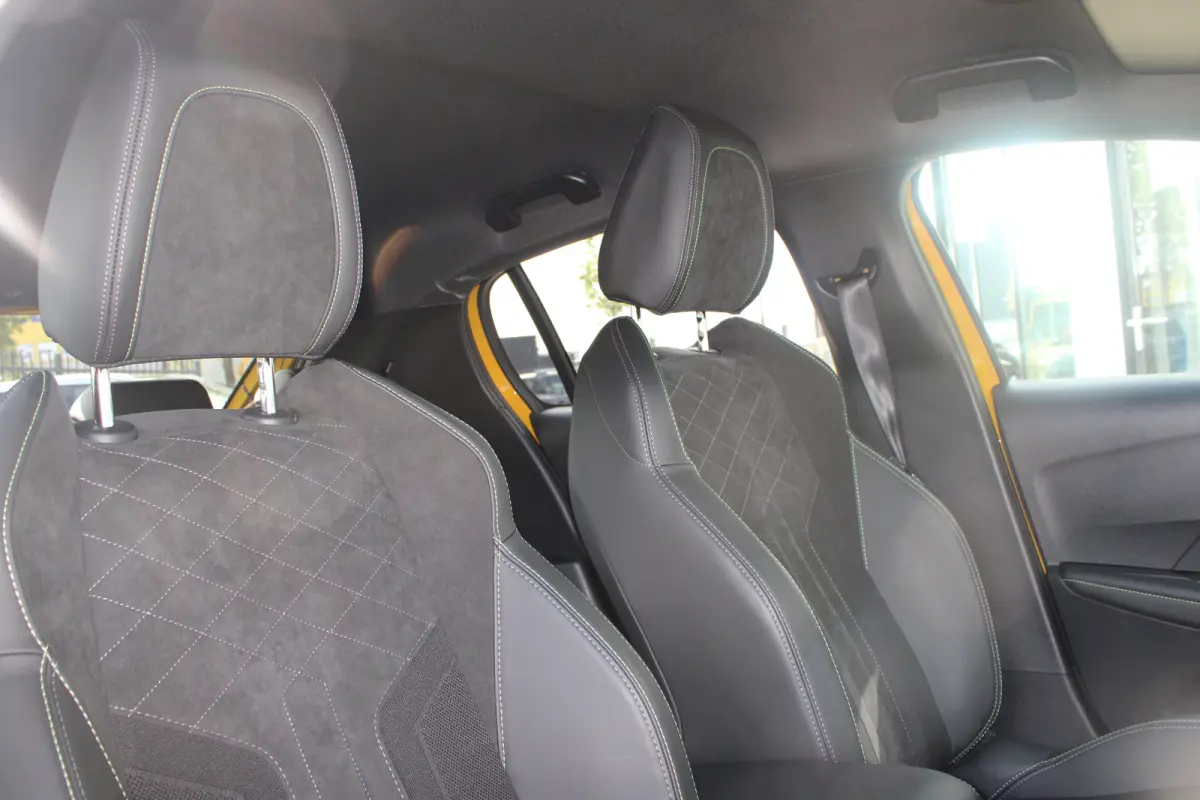 EV GT Pack 50 kWh | Fase 3 laden | Stoelverwarming | Navigatie | Camera | Full LED | Alcantara | 24.000km |