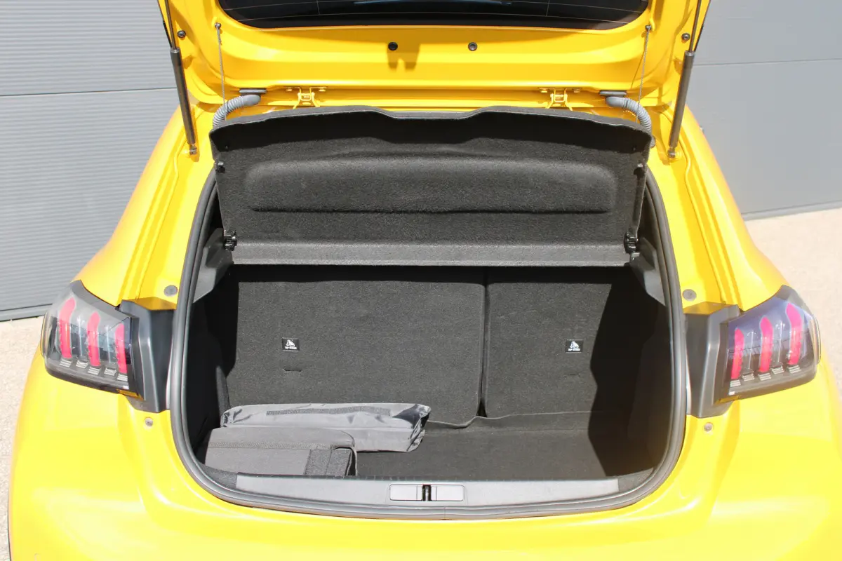 EV GT Pack 50 kWh | Fase 3 laden | Stoelverwarming | Navigatie | Camera | Full LED | Alcantara | 24.000km |
