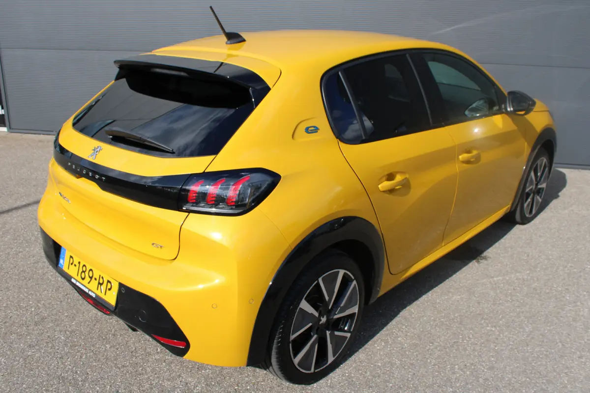 EV GT Pack 50 kWh | Fase 3 laden | Stoelverwarming | Navigatie | Camera | Full LED | Alcantara | 24.000km |