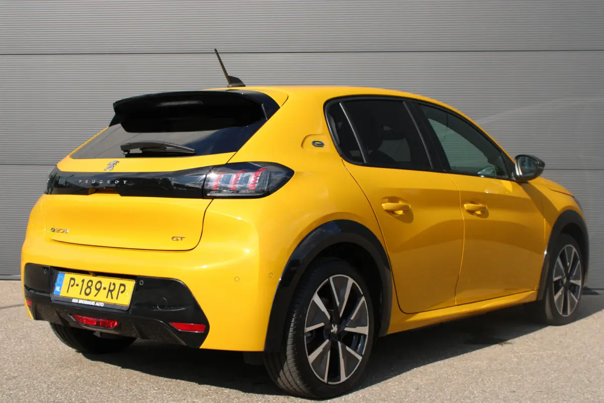 EV GT Pack 50 kWh | Fase 3 laden | Stoelverwarming | Navigatie | Camera | Full LED | Alcantara | 24.000km |