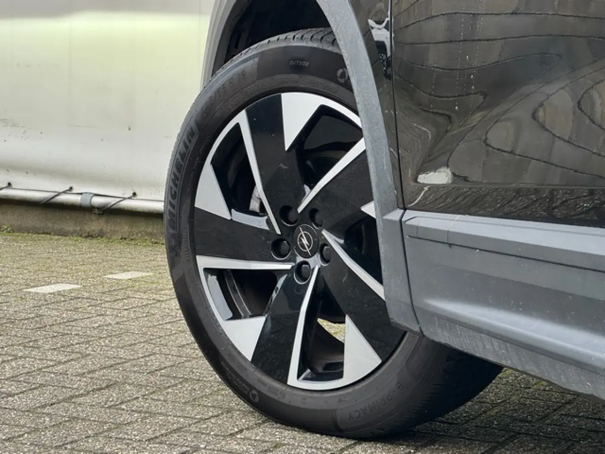 1.2 Turbo Hybrid GS met Navi/Camera, Winterpakket, AGR, 19inch, Full LED