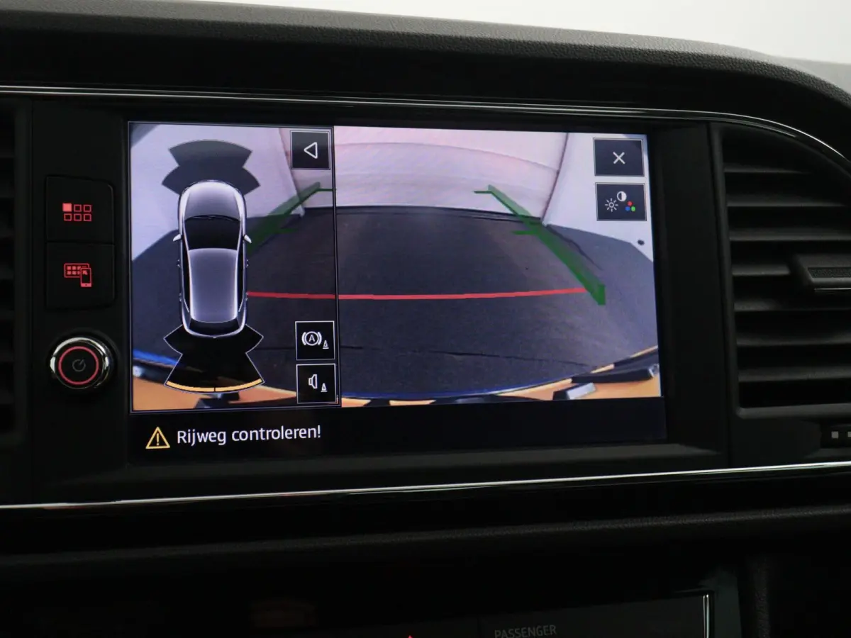 2.0 TSI FR Business Intense | Automaat | Panoramadak | Virtual Cockpit | Sfeerverlichting | Stoelverwarming | Achteruitrijcamera | Parkeersensoren | Cruise Control | Climate Control |