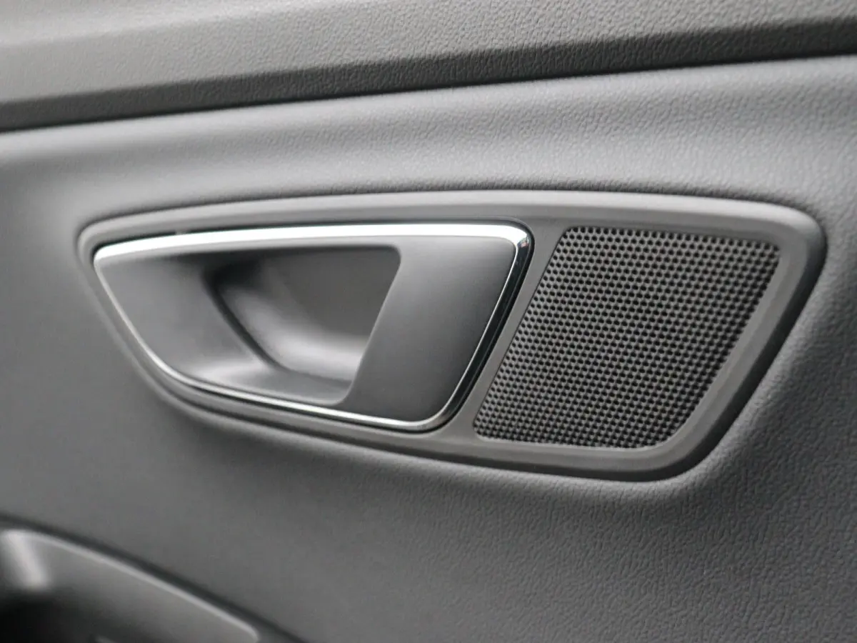 2.0 TSI FR Business Intense | Automaat | Panoramadak | Virtual Cockpit | Sfeerverlichting | Stoelverwarming | Achteruitrijcamera | Parkeersensoren | Cruise Control | Climate Control |