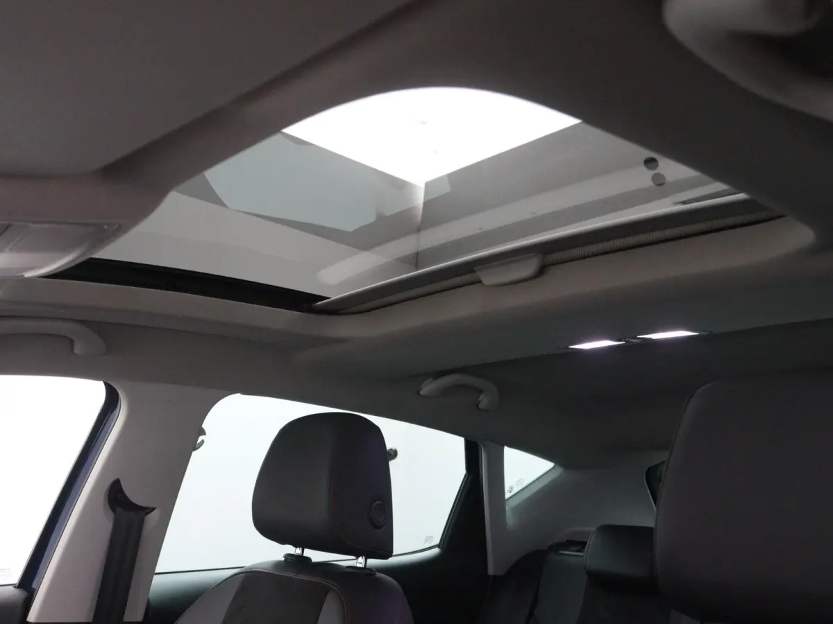 2.0 TSI FR Business Intense | Automaat | Panoramadak | Virtual Cockpit | Sfeerverlichting | Stoelverwarming | Achteruitrijcamera | Parkeersensoren | Cruise Control | Climate Control |