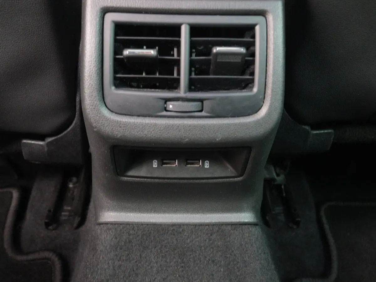 2.0 TSI FR Business Intense | Automaat | Panoramadak | Virtual Cockpit | Sfeerverlichting | Stoelverwarming | Achteruitrijcamera | Parkeersensoren | Cruise Control | Climate Control |