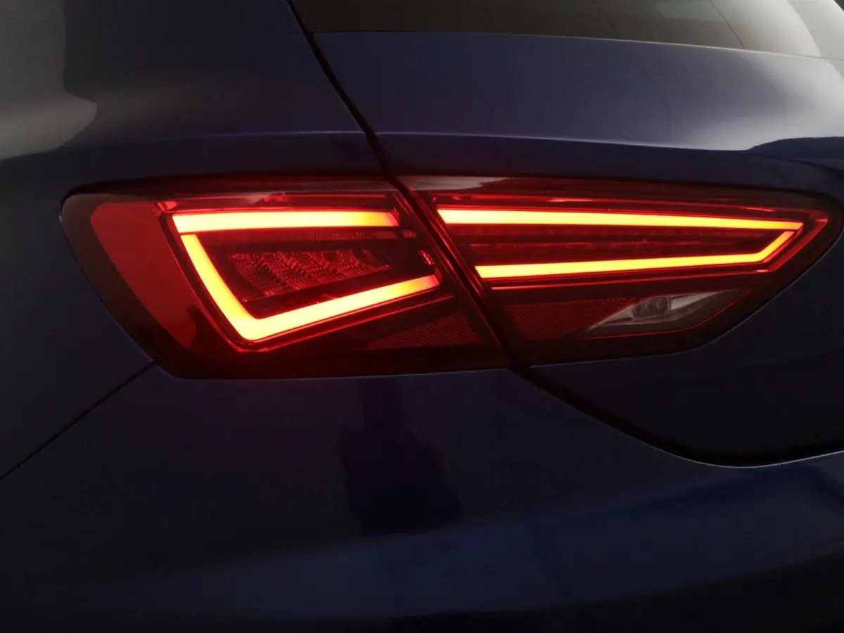 2.0 TSI FR Business Intense | Automaat | Panoramadak | Virtual Cockpit | Sfeerverlichting | Stoelverwarming | Achteruitrijcamera | Parkeersensoren | Cruise Control | Climate Control |