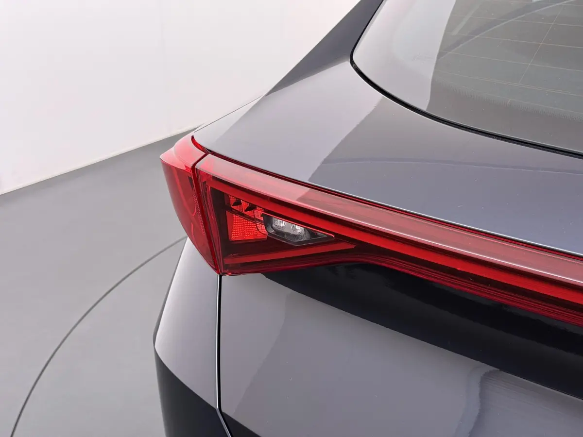 1.4 TSI e-Hybrid VAN: 26.900,- VOOR: 23.877,- UW HERFSTVOORDEEL: 3.023,- 245 PK | PLUG-IN-HYBRIDE | ADAPTIVE CRUISE CONTROL | 360° CAMERA | STOEL- & STUURVERWARMING | DODEHOEK | RIJKLAARPRI