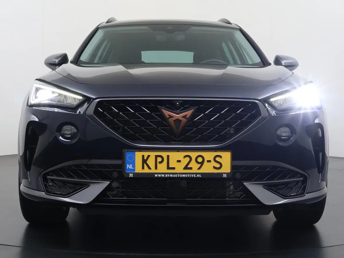 1.4 TSI e-Hybrid VAN: 26.900,- VOOR: 23.877,- UW HERFSTVOORDEEL: 3.023,- 245 PK | PLUG-IN-HYBRIDE | ADAPTIVE CRUISE CONTROL | 360° CAMERA | STOEL- & STUURVERWARMING | DODEHOEK | RIJKLAARPRI