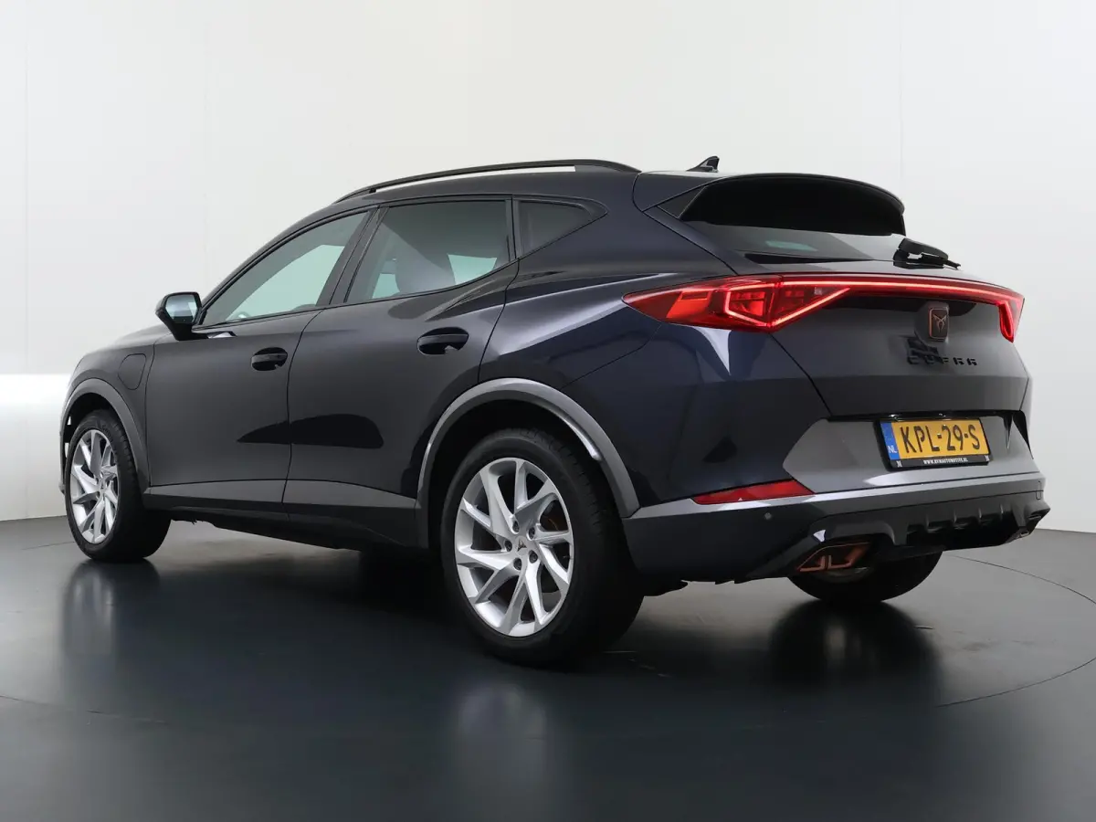 1.4 TSI e-Hybrid VAN: 26.900,- VOOR: 23.877,- UW HERFSTVOORDEEL: 3.023,- 245 PK | PLUG-IN-HYBRIDE | ADAPTIVE CRUISE CONTROL | 360° CAMERA | STOEL- & STUURVERWARMING | DODEHOEK | RIJKLAARPRI