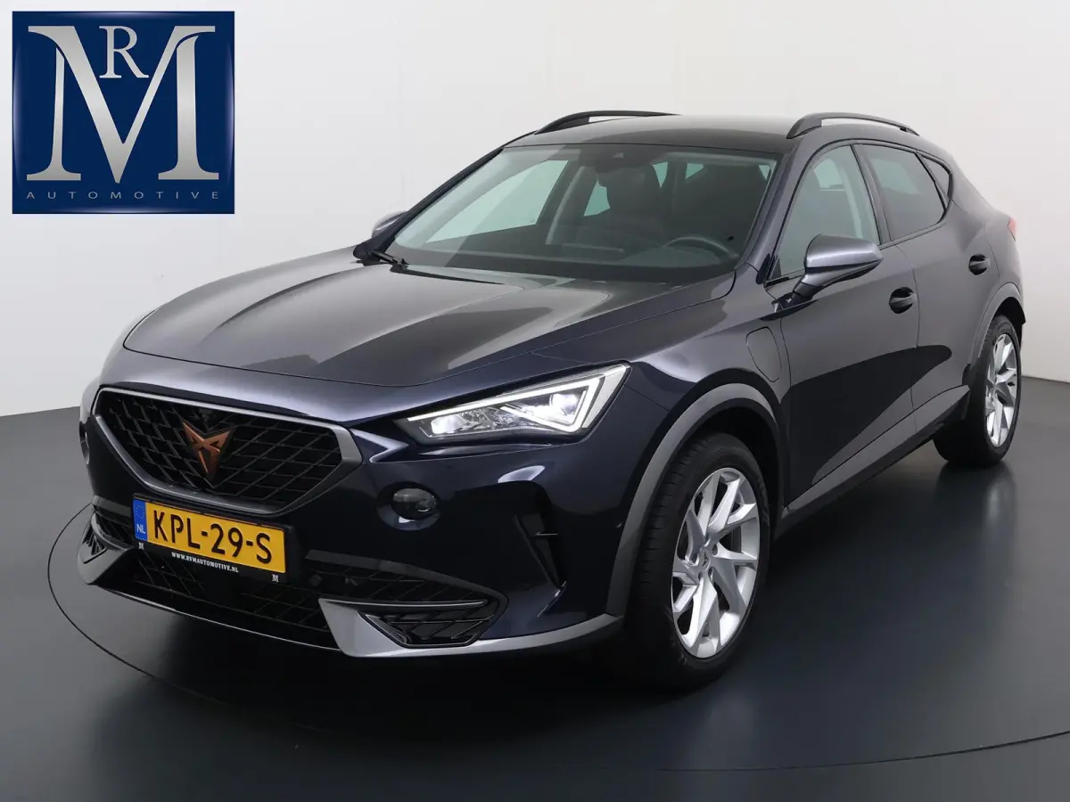 1.4 TSI e-Hybrid VAN: 26.900,- VOOR: 23.877,- UW HERFSTVOORDEEL: 3.023,- 245 PK | PLUG-IN-HYBRIDE | ADAPTIVE CRUISE CONTROL | 360° CAMERA | STOEL- & STUURVERWARMING | DODEHOEK | RIJKLAARPRI