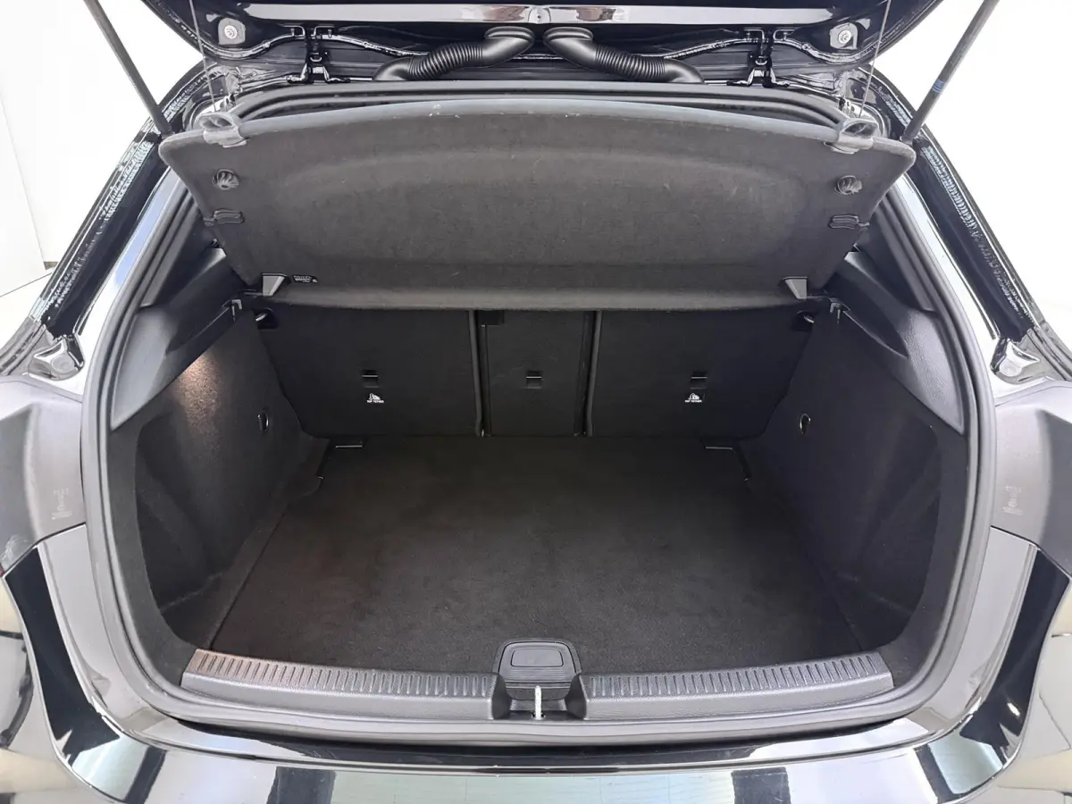 180 Advantage | Automaat | Lichtmetalen Velgen | Cruise Control | WORDT VERWACHT |