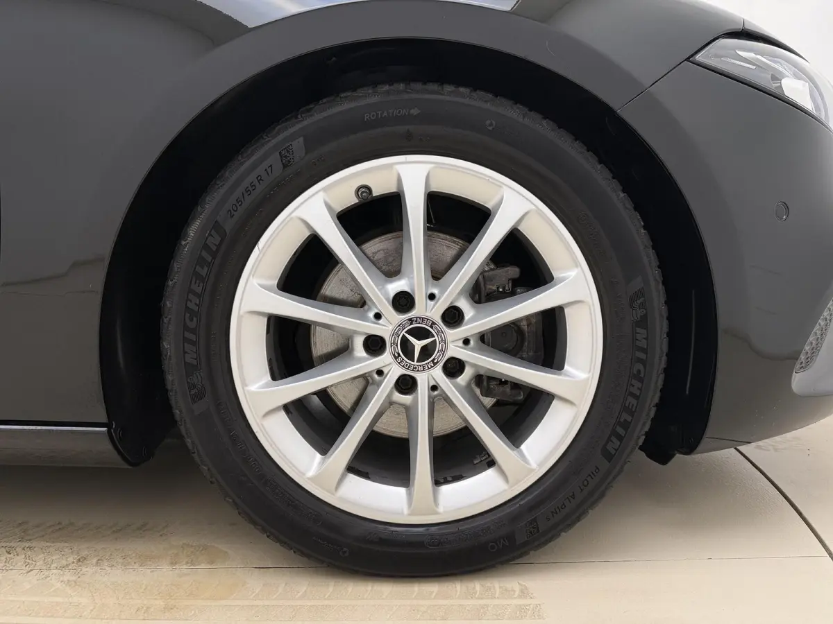 180 Advantage | Automaat | Lichtmetalen Velgen | Cruise Control | WORDT VERWACHT |