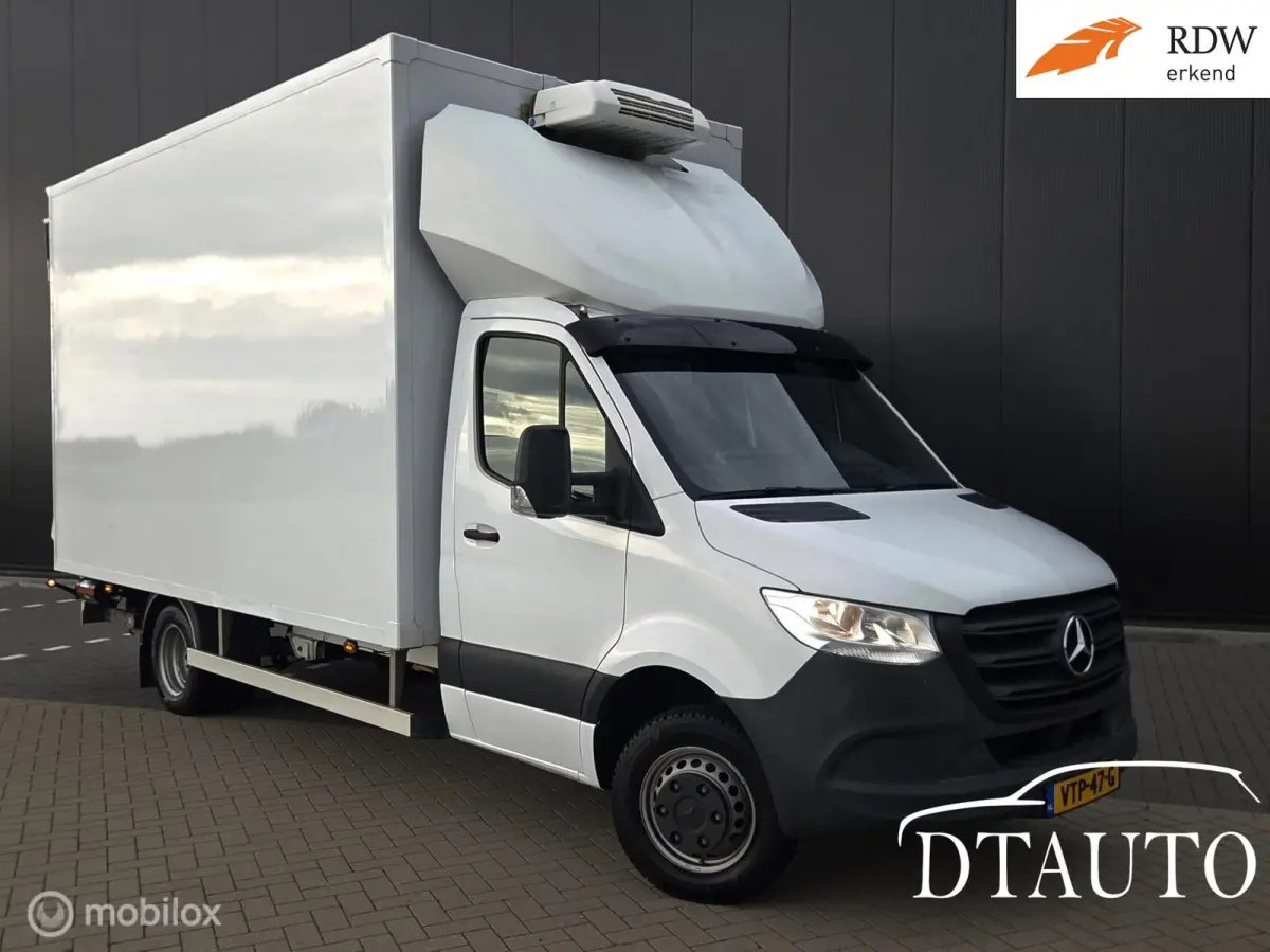 bestel 319 Koelwagen met laadklep <3500Kg
