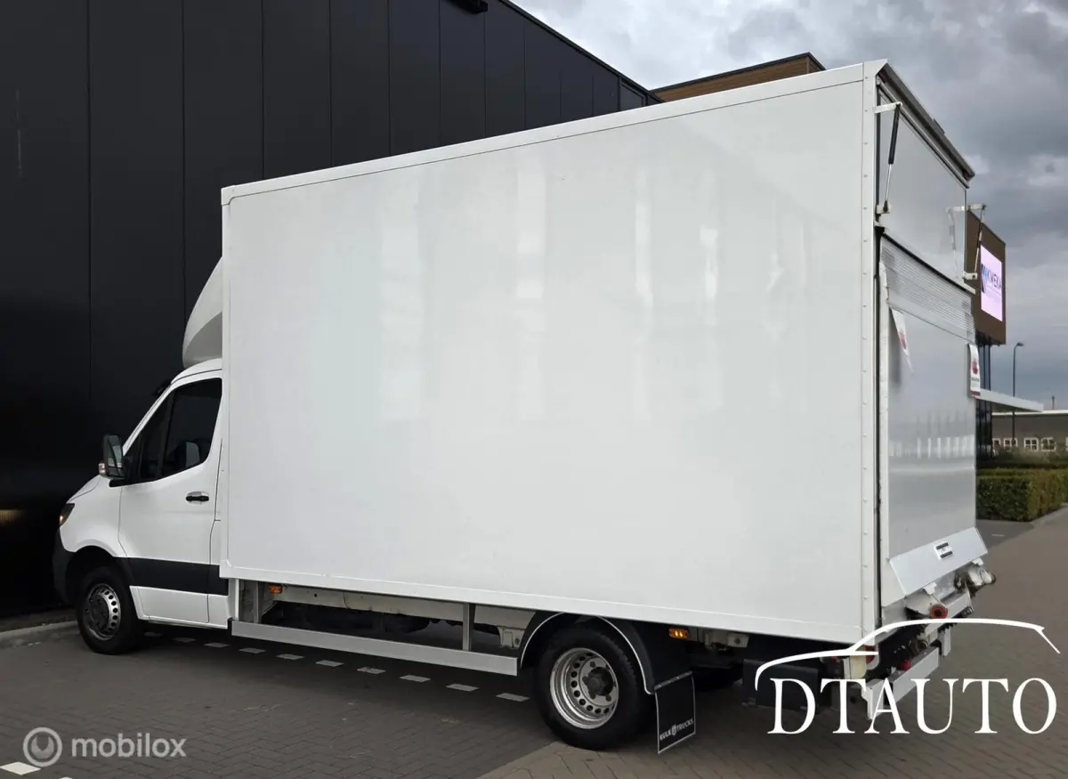 bestel 319 Koelwagen met laadklep <3500Kg
