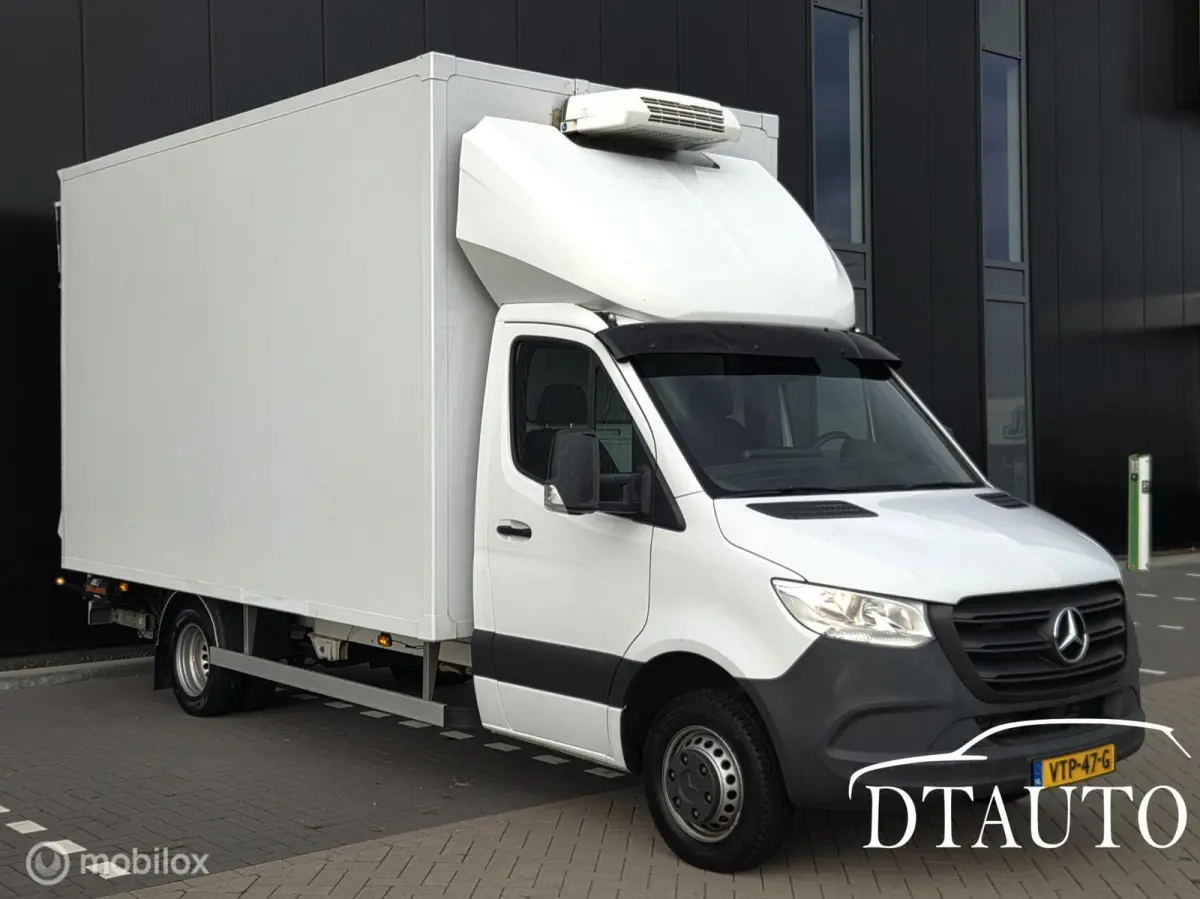bestel 319 Koelwagen met laadklep <3500Kg