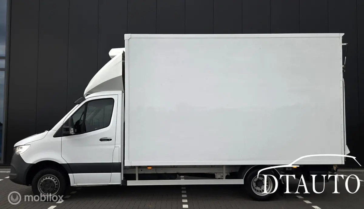 bestel 319 Koelwagen met laadklep <3500Kg
