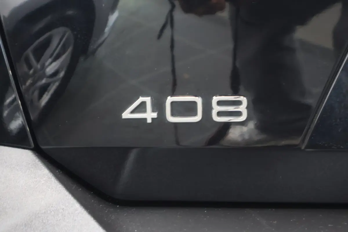 1.6 HYbrid 225 GT