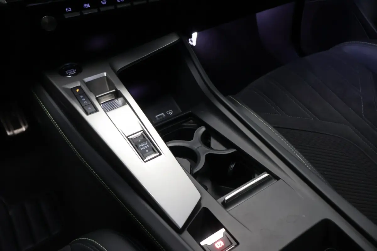 1.6 HYbrid 225 GT