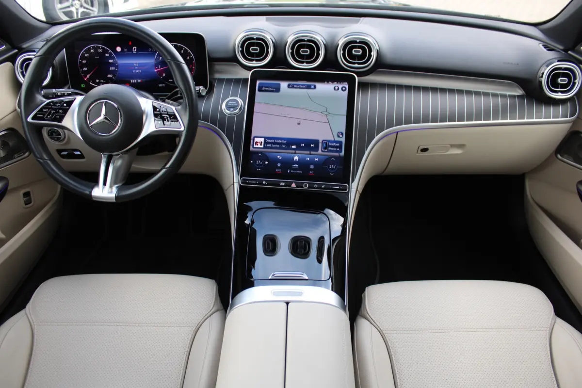 200 AUT9 Luxury Line PANORAMADAK LEDER MEMORY BURMESTER KEY-LESS GO 360-CAMERA