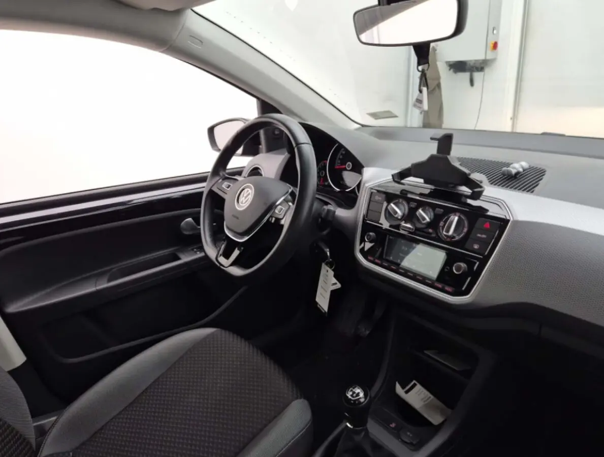 Up! 1.0 65 PK | Camera | Cruise Control | Parkeersensoren | Airco | Automatische dimlichten | Lichtmetalen velgen |