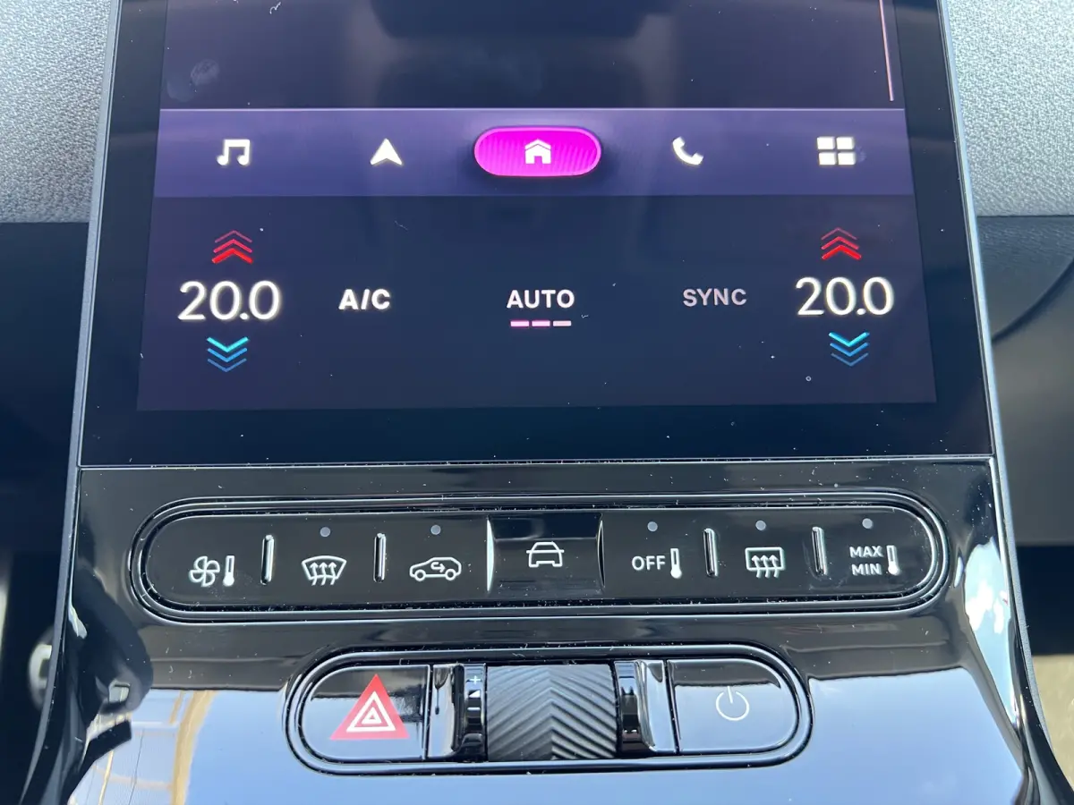 1.6 Plug-In Hybrid 195 Max | Tot 8 jaar garantie 360* camera | Stoel+Stuurverwarming | Stoel ventilatie | Matrix LED | Keyless | Head-up Display | Elektrische achterklep |