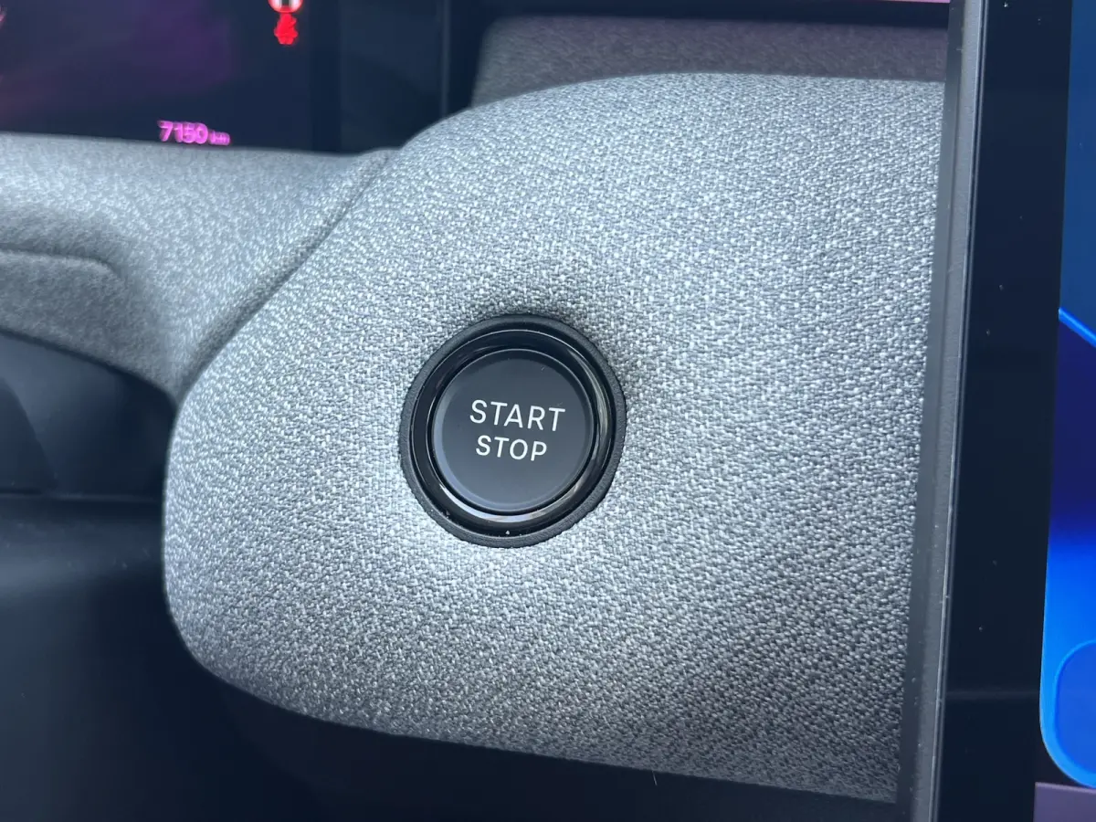 1.6 Plug-In Hybrid 195 Max | Tot 8 jaar garantie 360* camera | Stoel+Stuurverwarming | Stoel ventilatie | Matrix LED | Keyless | Head-up Display | Elektrische achterklep |