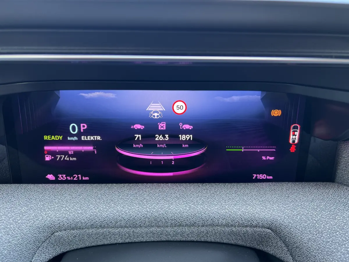 1.6 Plug-In Hybrid 195 Max | Tot 8 jaar garantie 360* camera | Stoel+Stuurverwarming | Stoel ventilatie | Matrix LED | Keyless | Head-up Display | Elektrische achterklep |