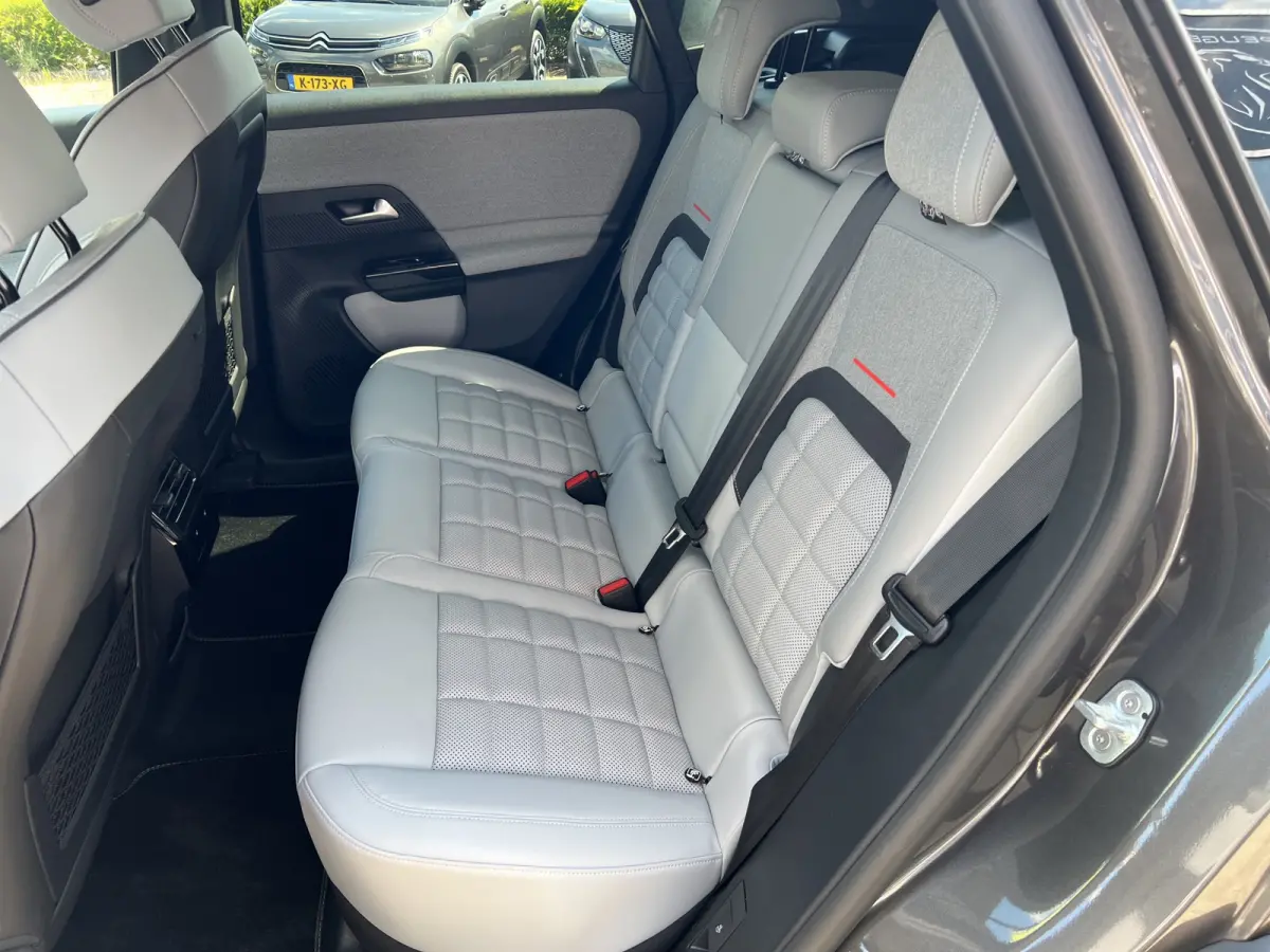 1.6 Plug-In Hybrid 195 Max | Tot 8 jaar garantie 360* camera | Stoel+Stuurverwarming | Stoel ventilatie | Matrix LED | Keyless | Head-up Display | Elektrische achterklep |