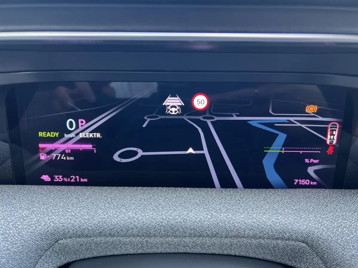 1.6 Plug-In Hybrid 195 Max | Tot 8 jaar garantie 360* camera | Stoel+Stuurverwarming | Stoel ventilatie | Matrix LED | Keyless | Head-up Display | Elektrische achterklep |