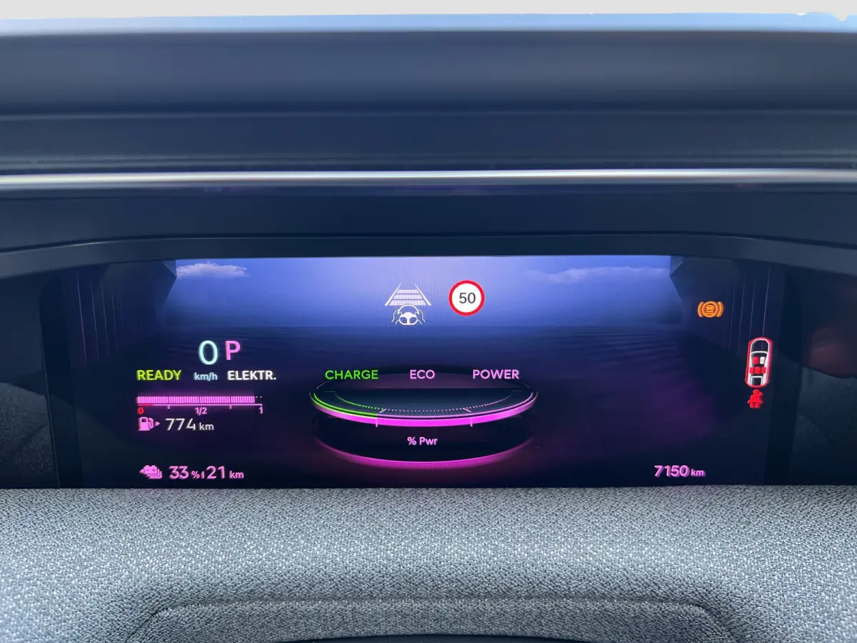 1.6 Plug-In Hybrid 195 Max | Tot 8 jaar garantie 360* camera | Stoel+Stuurverwarming | Stoel ventilatie | Matrix LED | Keyless | Head-up Display | Elektrische achterklep |