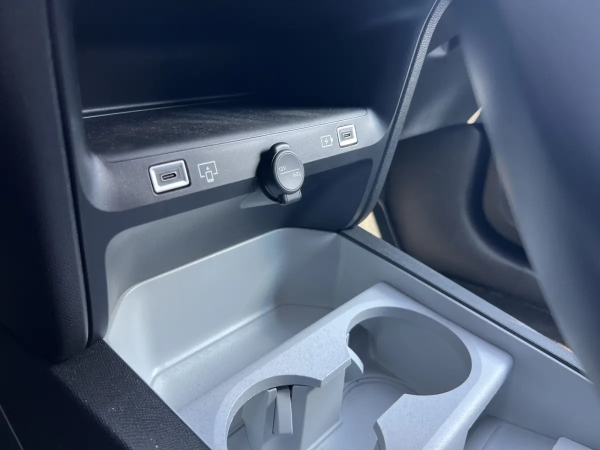 1.6 Plug-In Hybrid 195 Max | Tot 8 jaar garantie 360* camera | Stoel+Stuurverwarming | Stoel ventilatie | Matrix LED | Keyless | Head-up Display | Elektrische achterklep |